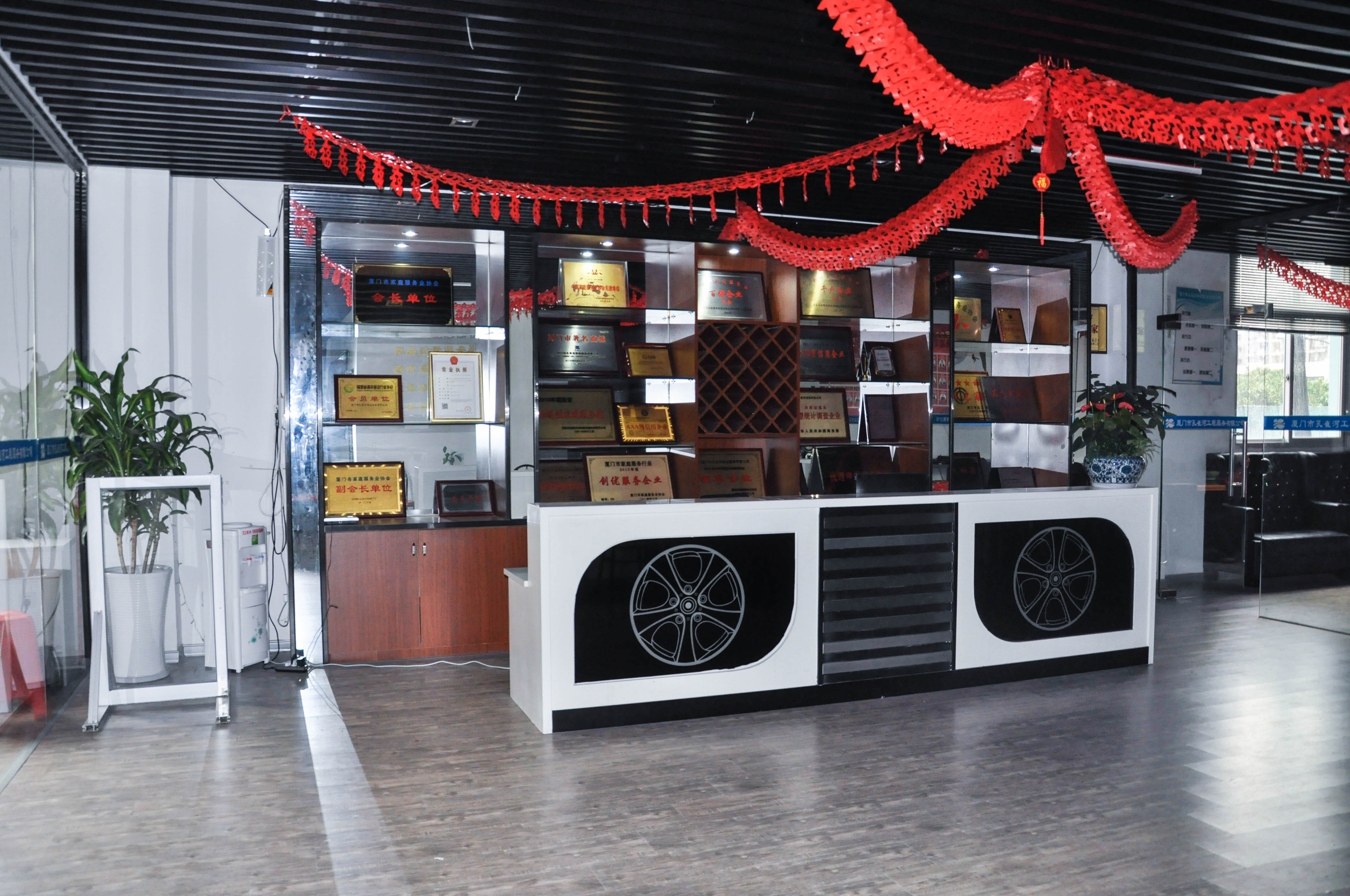 孔雀河家政員工十四年溫情陪護(hù)高齡雇主